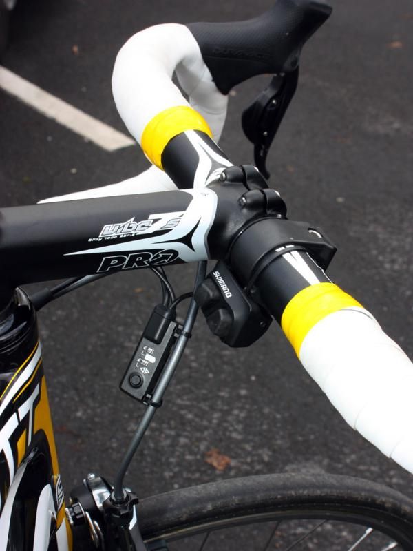 Most Shimano Dura-Ace Di2-equipped riders at Ronde van Vlaanderen also used the company's new remote shifter.