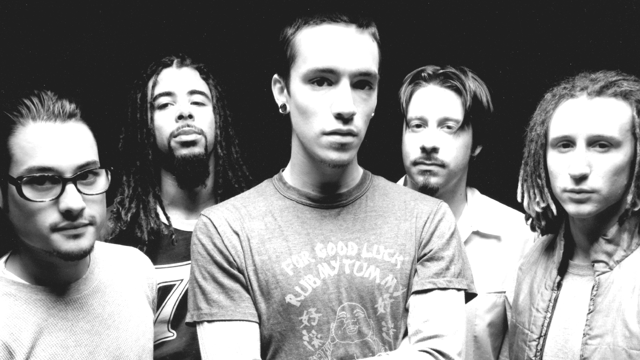 Incubus in 2000 in black and white