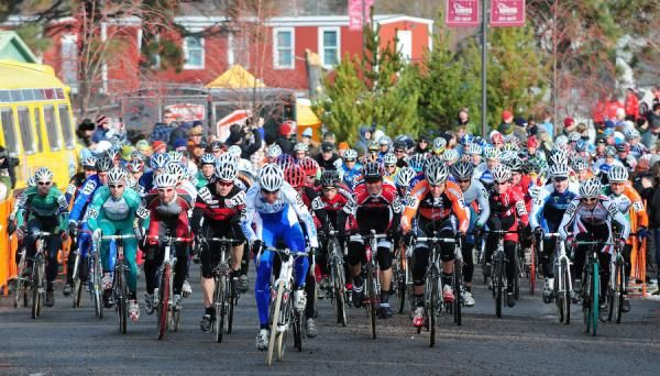 Men's start on pavement was free of crashes