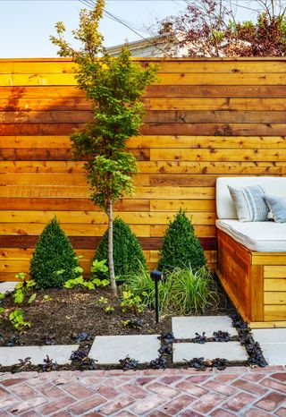 backyard patio seating by Joseph Richardson of Richardson & Associates Landscape Architecture