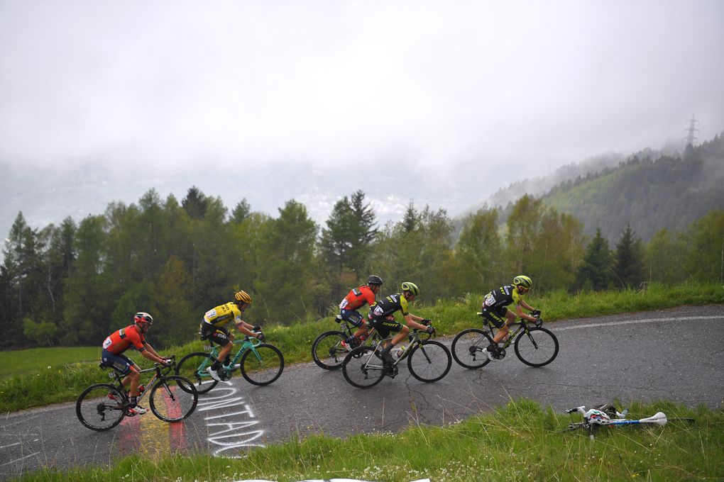 Primoz Roglic chases to limit his losses on stage 16 at the Giro