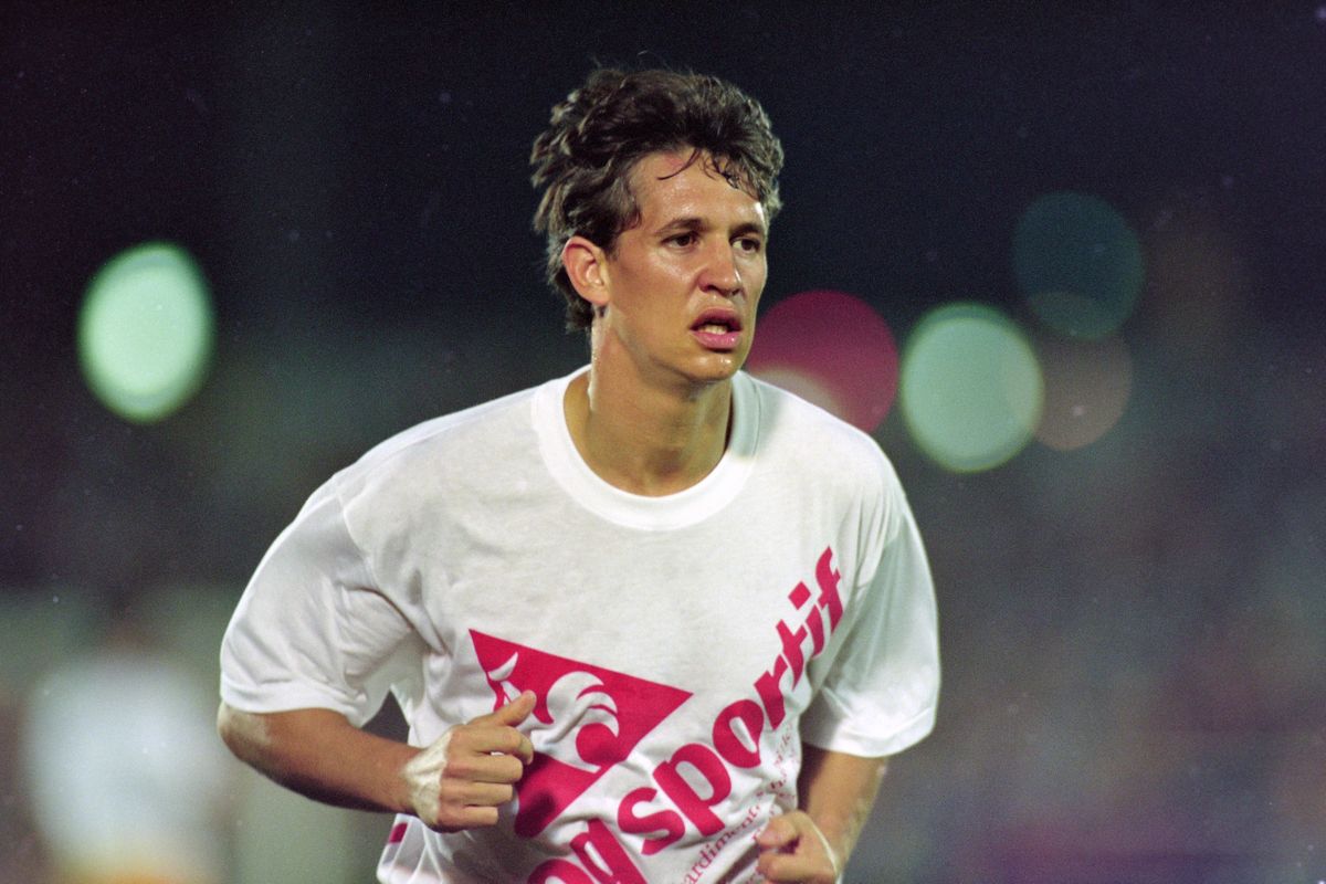 Gary Lineker of Nagoya Grampus Eight warms up prior to a match, 1993