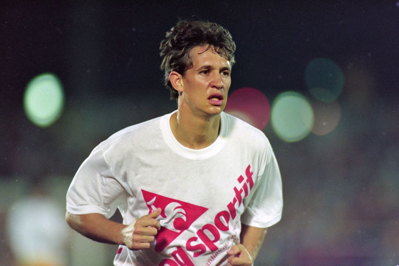 Gary Lineker of Nagoya Grampus Eight warms up prior to a match, 1993