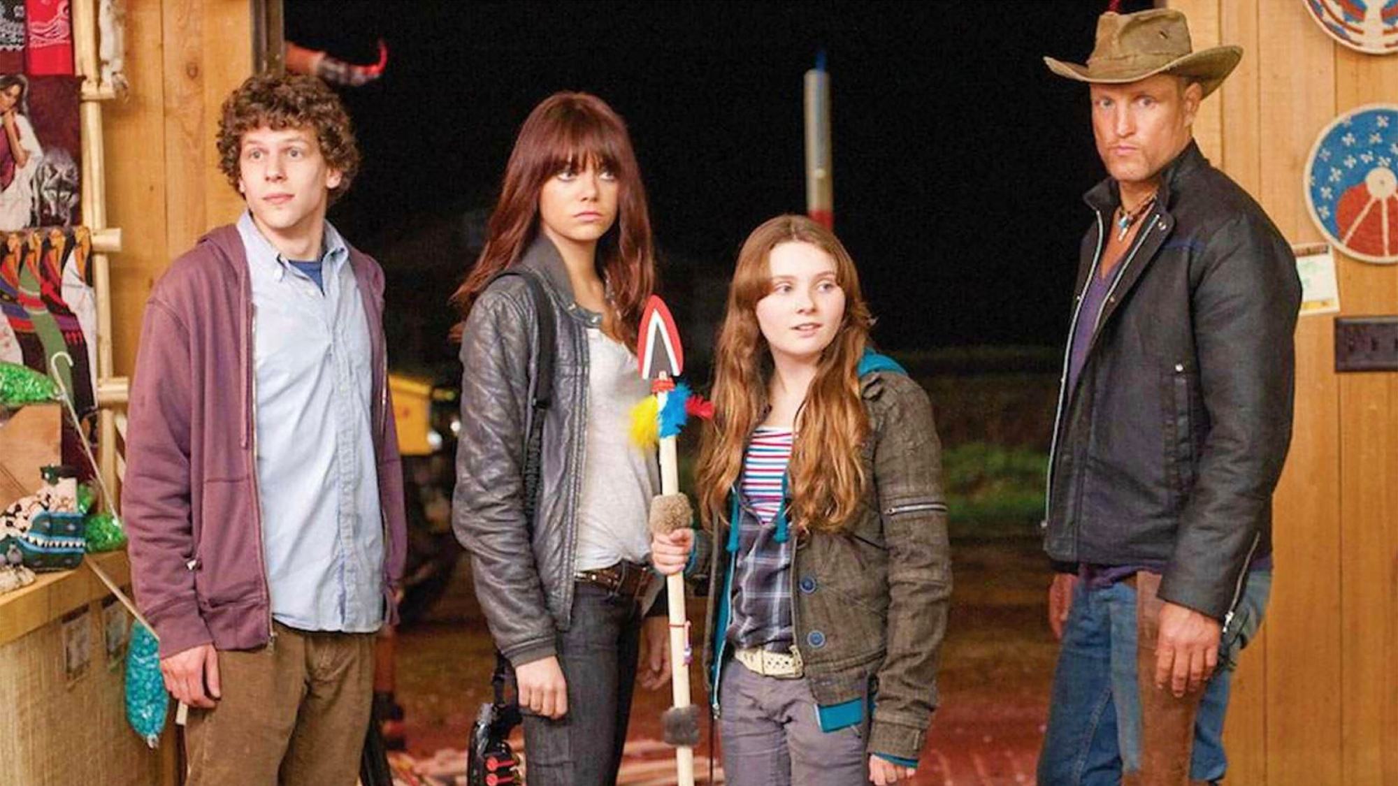 (von links nach rechts) Jesse Eisenberg, Emma Stone, Abigail Breslin, Woody Harrelson in Zombieland