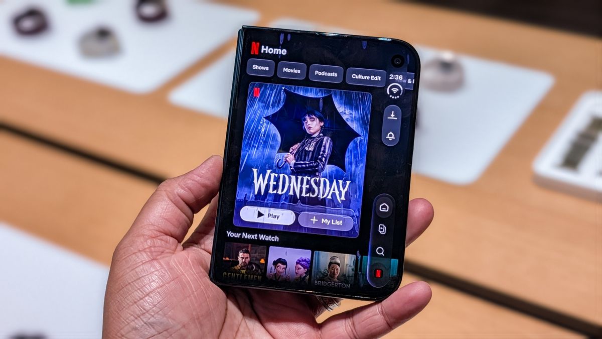 Apple iPhone Duo hands-on testing at Android Central