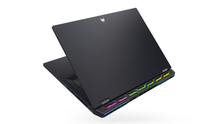 Acer Helios 18-gaming-laptop van achteren