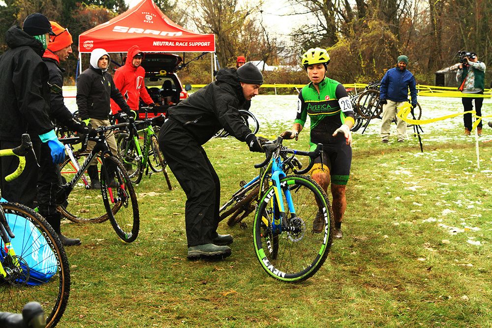 Erin Faccone (Team Averica) lost a bit of time at the pit stop