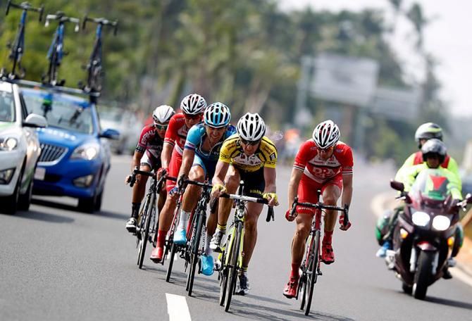 A small breakaway on course