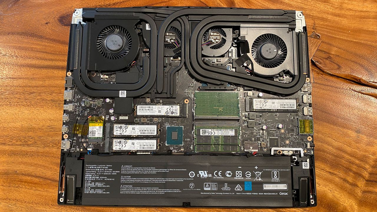 MSI Titan GT77