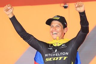 Esteban Chaves (Mitchelton-Scott) wins stage 19 at the Giro d'Italia