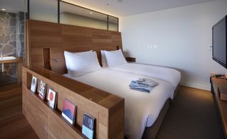 An image of a guest room with 2 beds