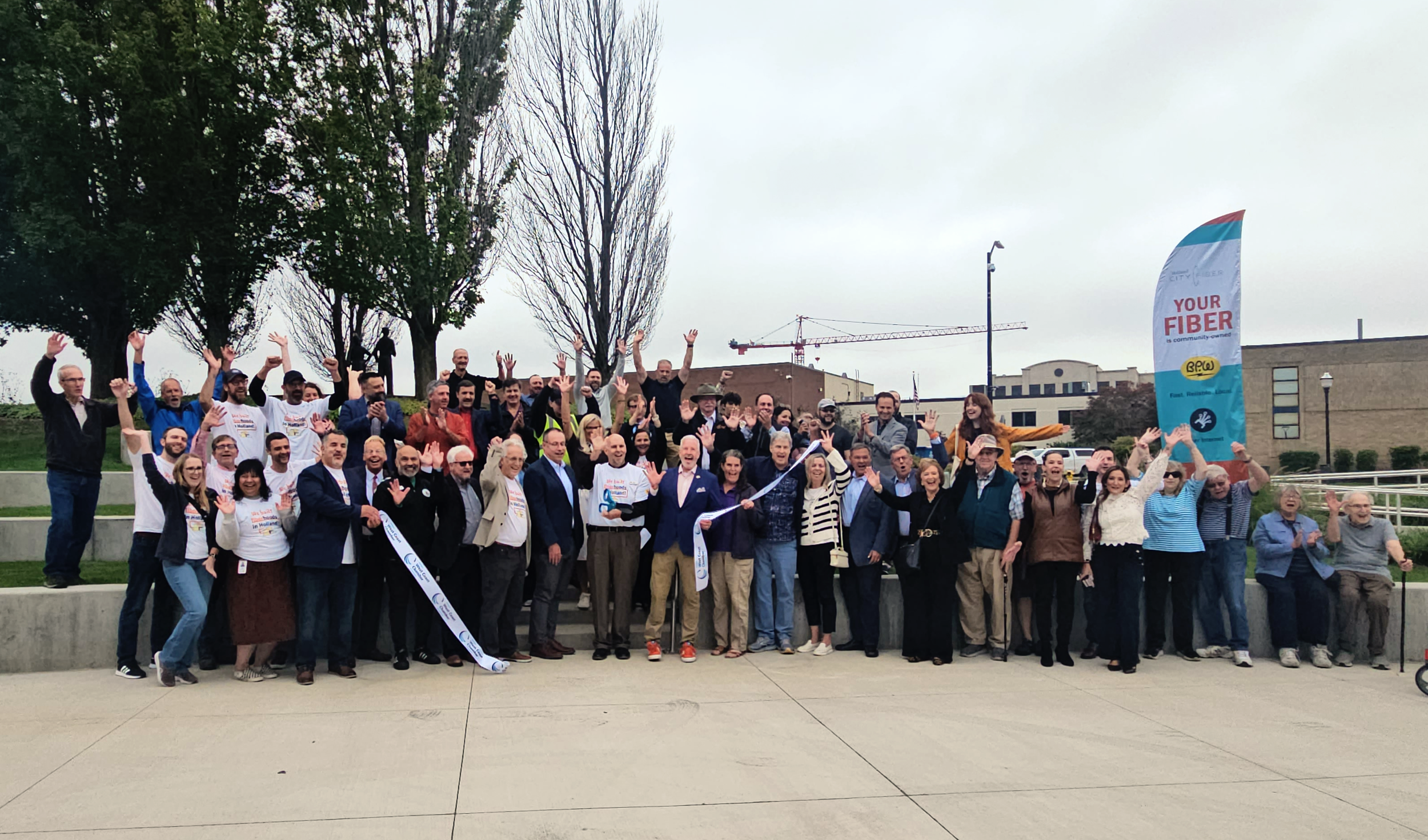 eX&sup2; Technology, Holland Board of Public Works and city officials celebrate a new FTTP deployment