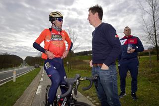 Vincenzo Nibali consults with Rik Verbrugghe for the cobbled classic