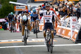 Hirschi conquers Mur de Huy to win La Flèche Wallonne