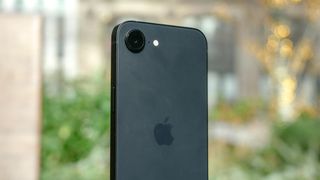 iPhone 16e review.