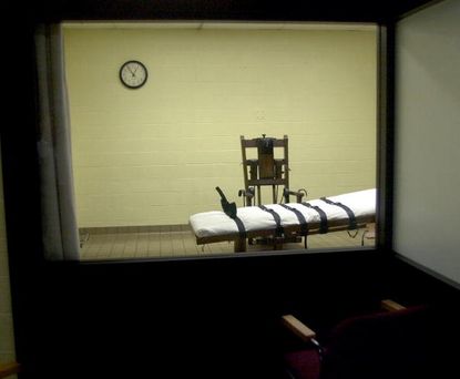 Federal judge approves Oklahoma's 3-drug lethal injections