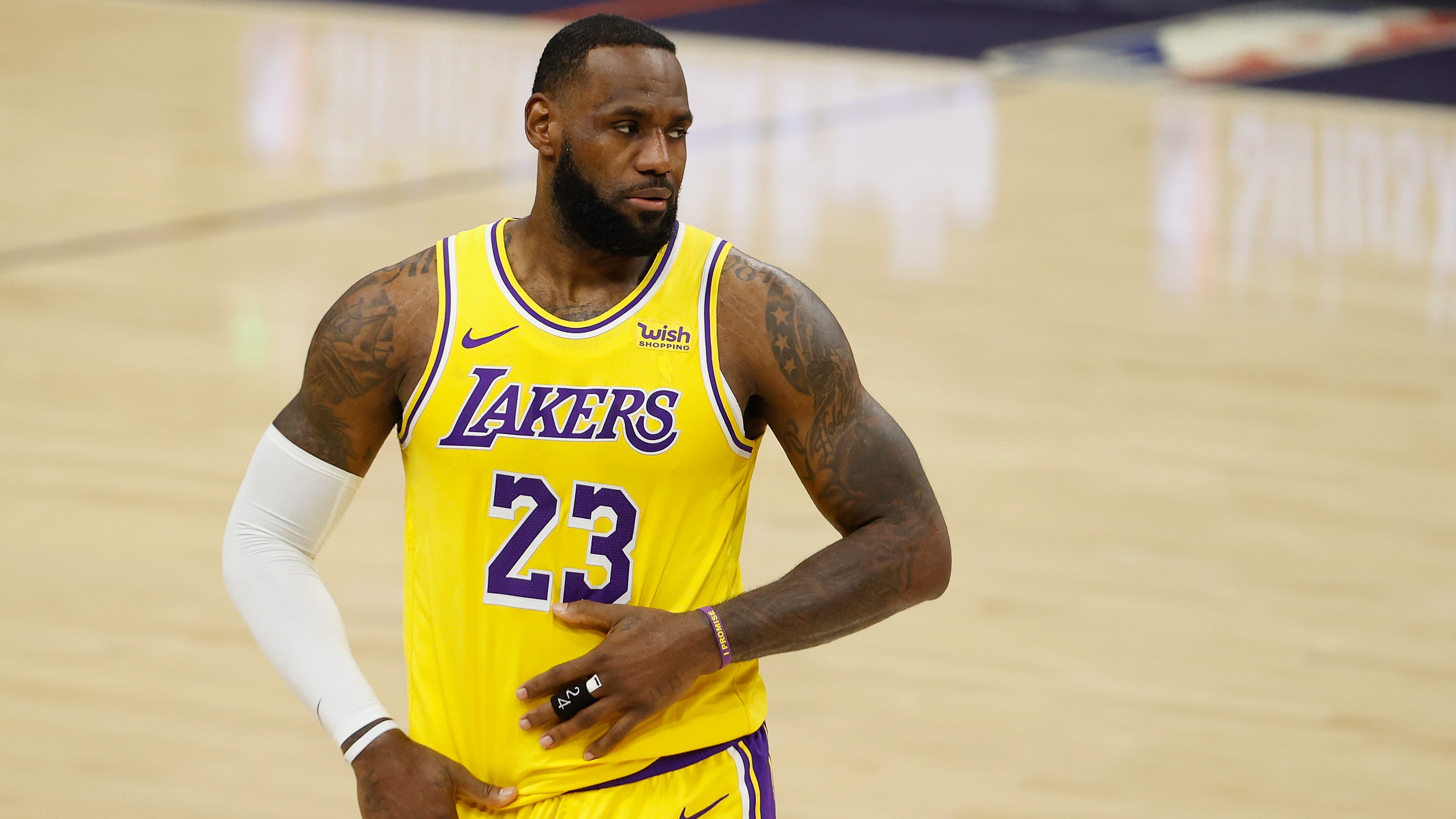 lakers game today live stream