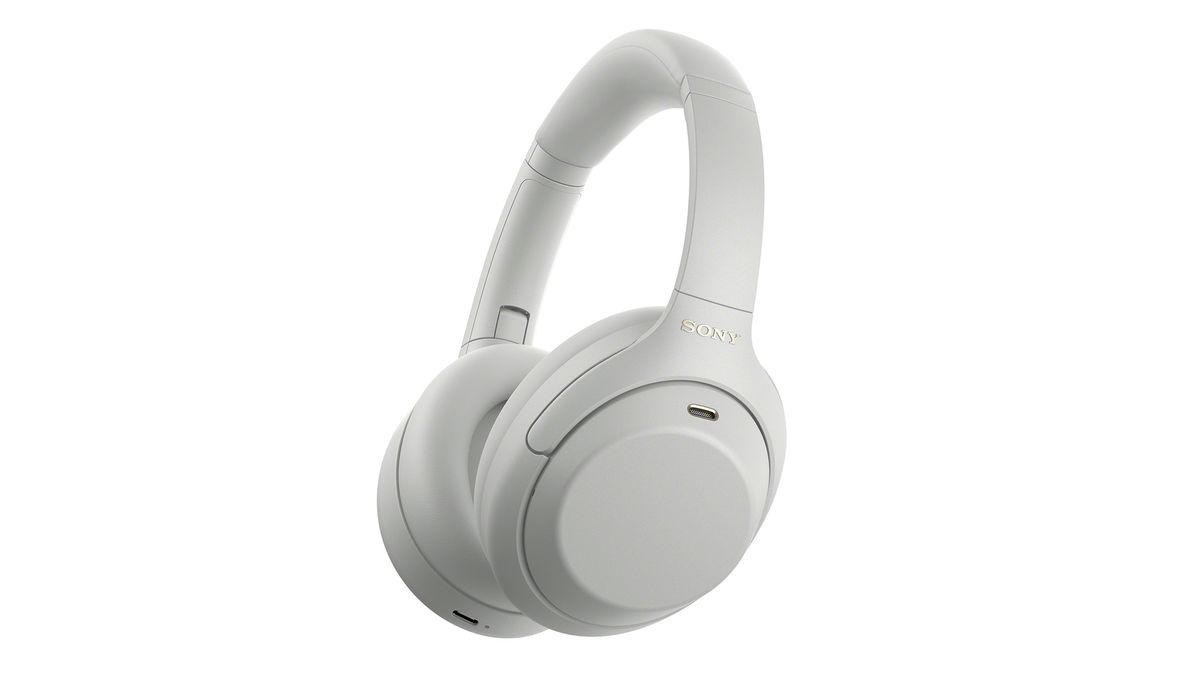 A selection of images of the Sony WH-1000XM4C ANC headphone.
