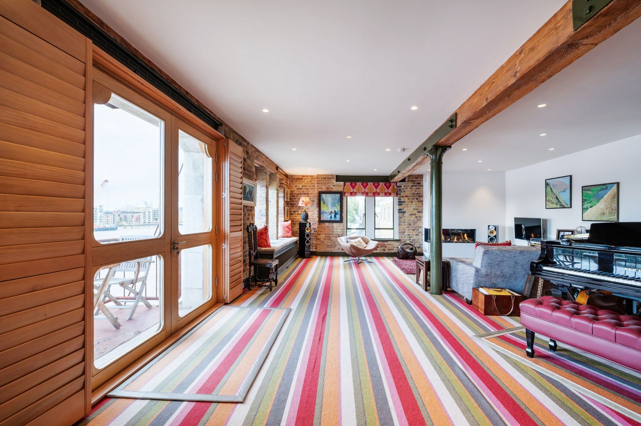 Oliver's Wharf apartment