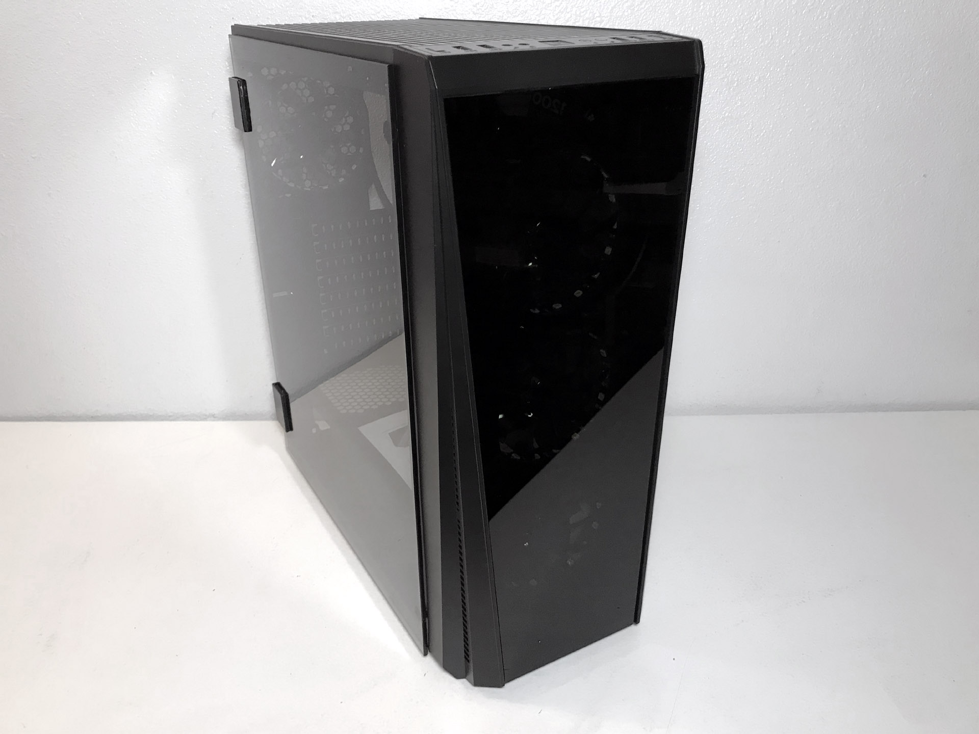 Diypc Trio-gt-rgb Case Review: A Shining Value - Tom's Hardware 