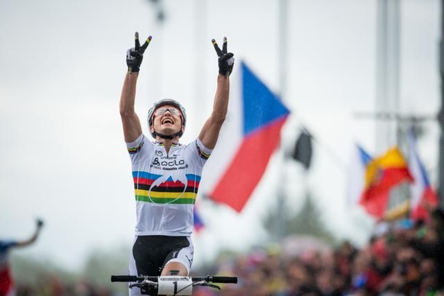 Nino Schurter (Scott-Swisspower) is delighted to win in Nove Mesto