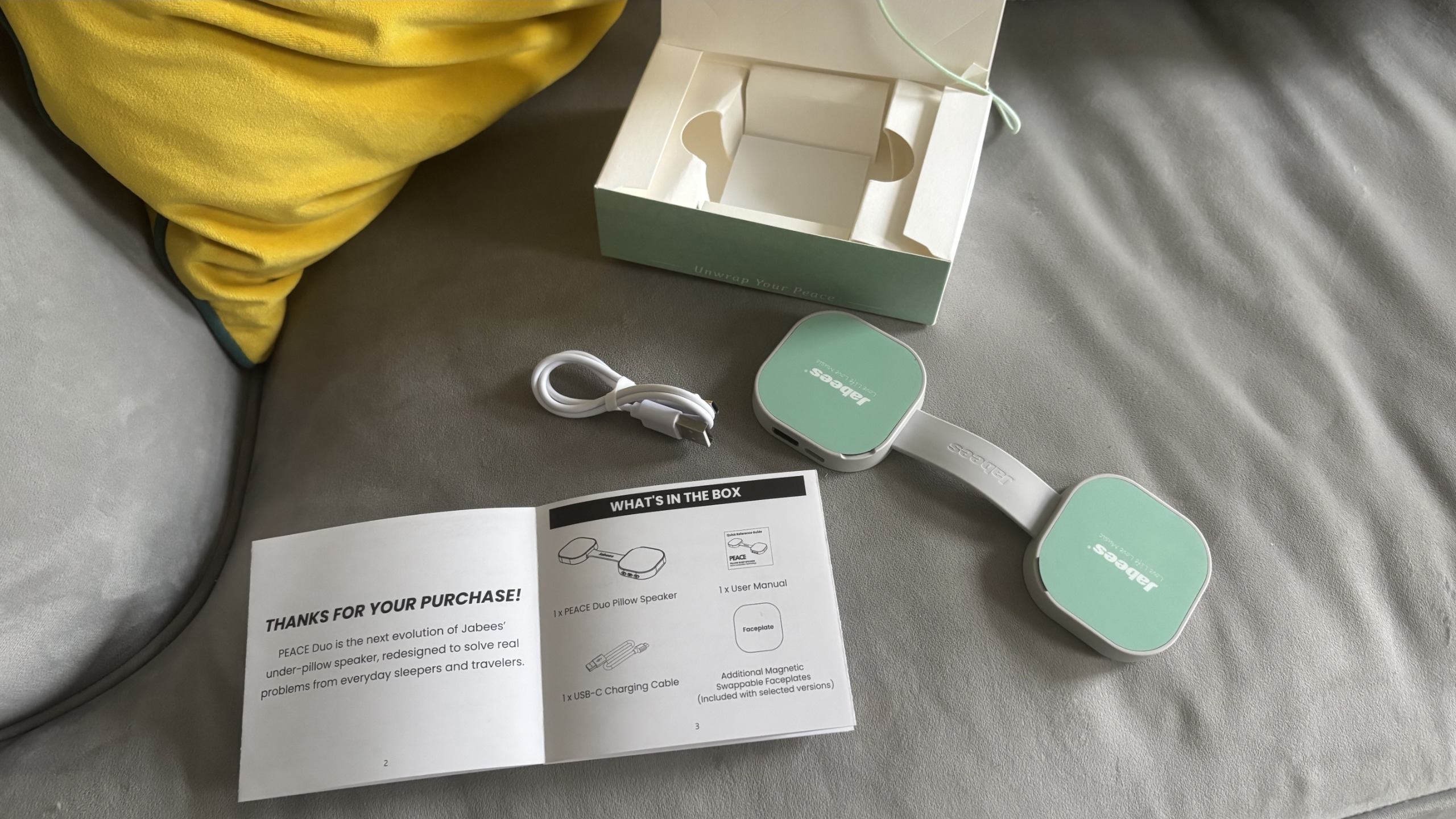 Contents of the Jabes PEACE Duo Pillow Speaker box