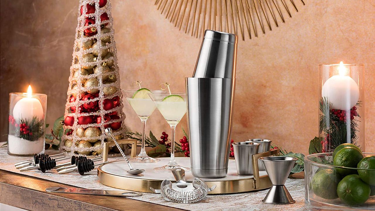 Home bar essentials: FineDine Store All-Inclusive 14-Piece Cocktail Making Set