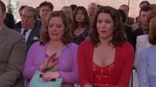 Melissa McCarthy and Lauren Graham in Gilmore Girls