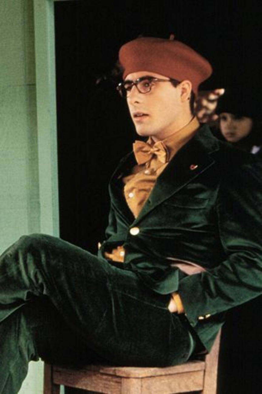30-bespectacled-characters-on-film-5-1556696033-vpU1-column-width-inline