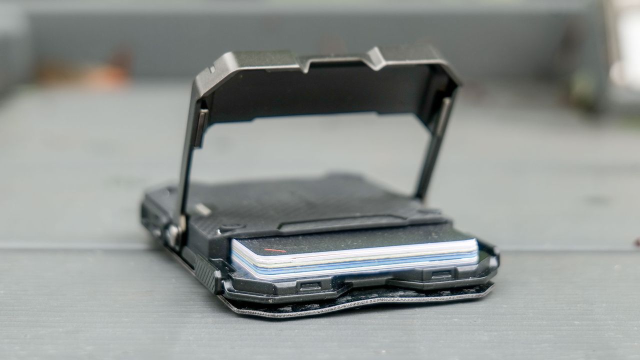 Supcase MagFlip Stand MagSafe Wallet.
