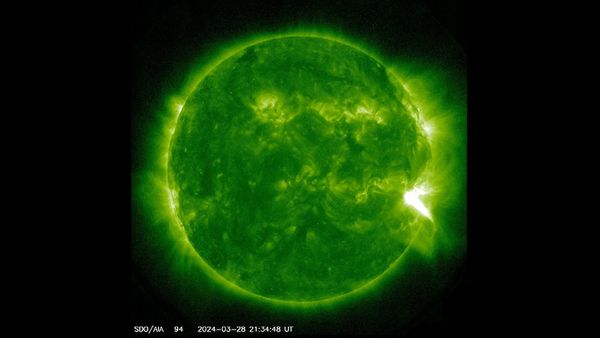 Powerful X-class solar flare slams Earth, triggering radio blackout ...