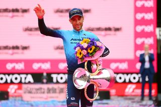 Vincenzo Nibali waves to the fans at his final Giro d'Italia stage in 2022