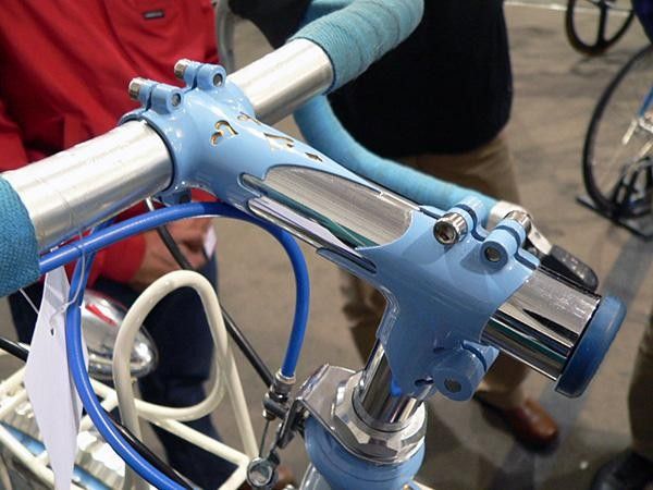 Baylis can even make an adjustable stem look elegant.