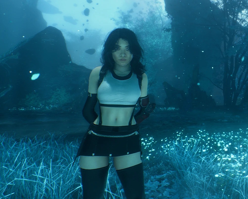 In-game screenshot of Lune from Clair Obscur: Expedition 33 modded with Tifa's outfit from Final Fantasy VII Remake