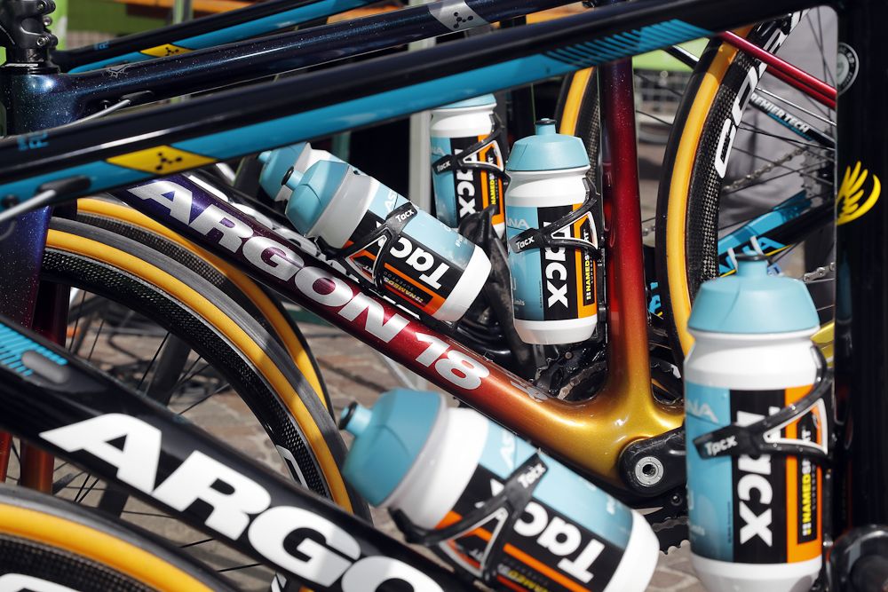 Miguel Angel Lopez's Argon 18 Gallium Pro stands out from the Astana crowd