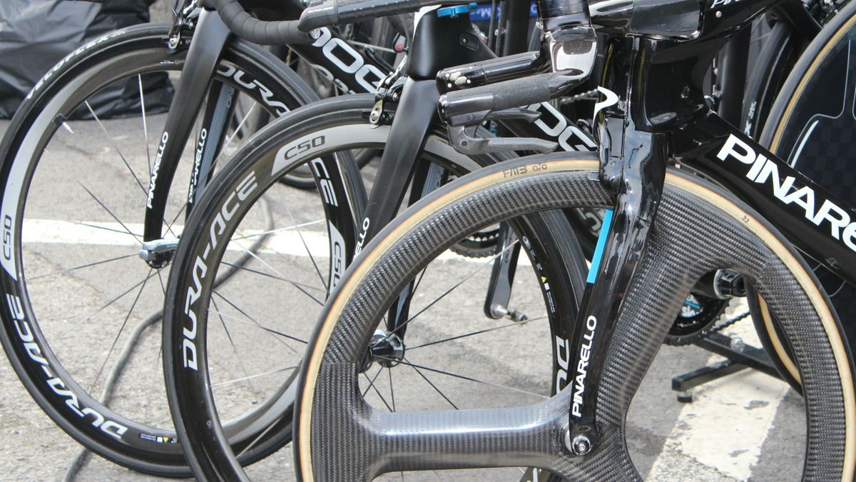 Most riders at De Panne elected to use 50mm front wheels paired with a disc.