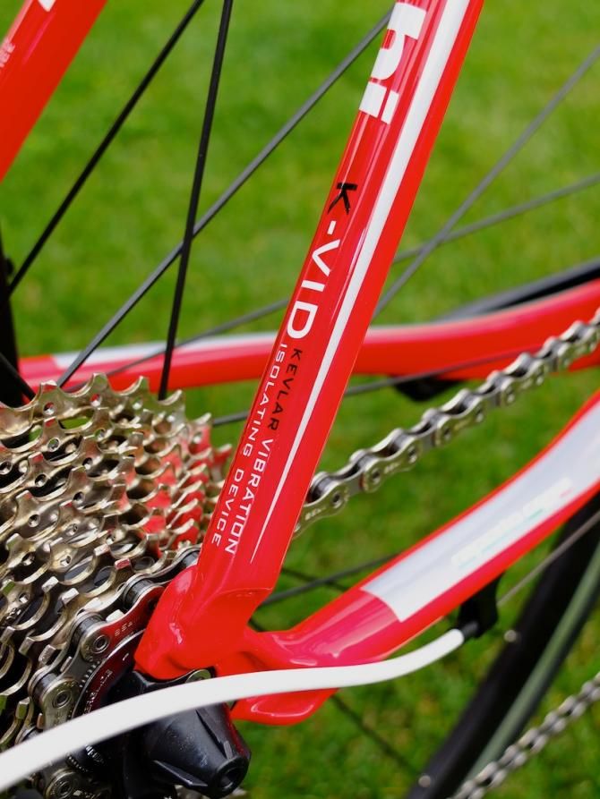 Kevlar is also used in the seat stays to damp vibration
