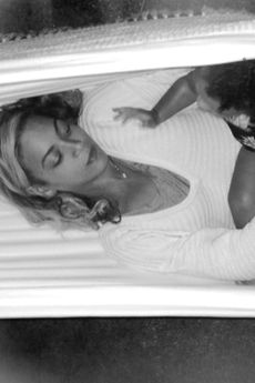 Beyonce shares pictures from her holiday album