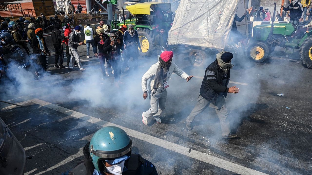 India farmers demonstrating in New Delhi