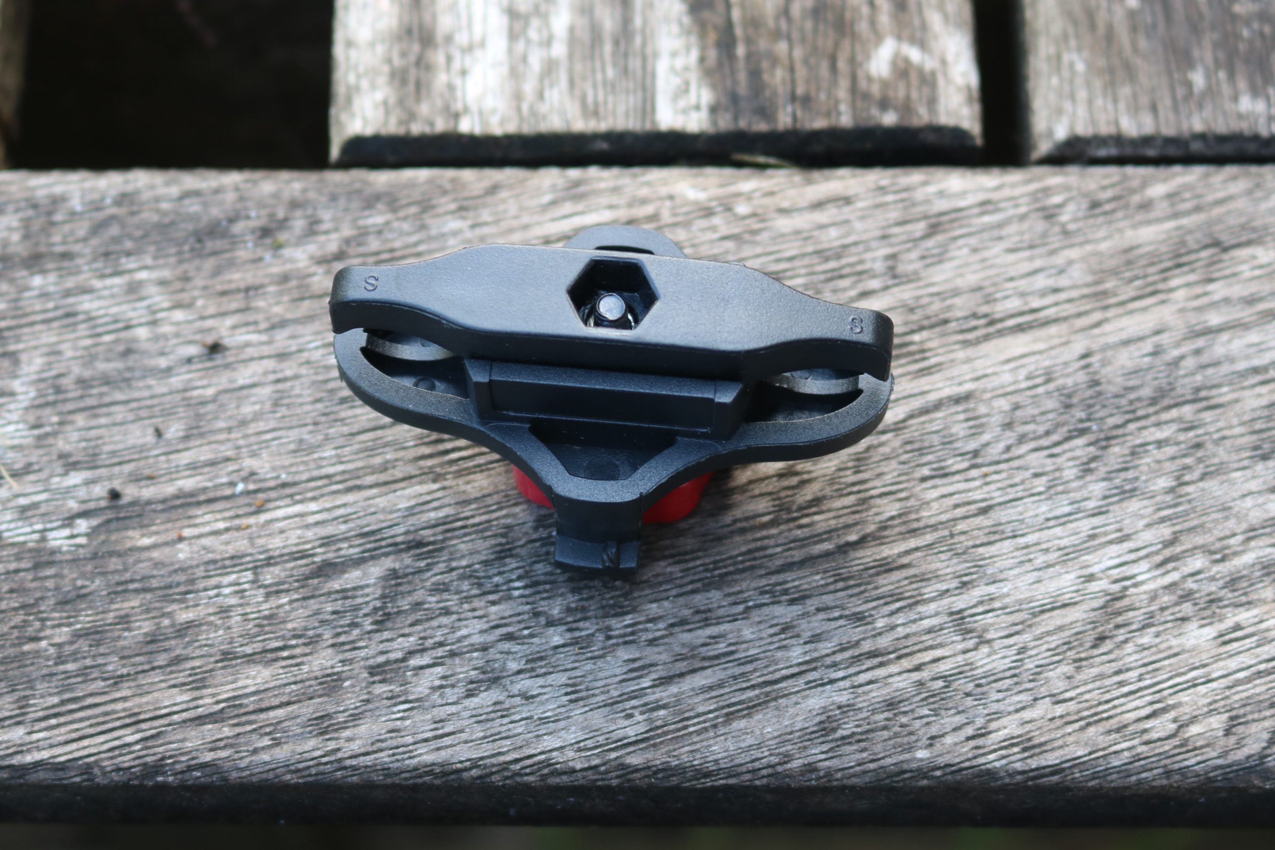 Rail clamp is easy to attach and gives a stable hold