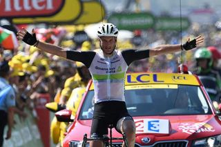 Steve Cummings (Dimension Data) wins stage 7 of the Tour de France
