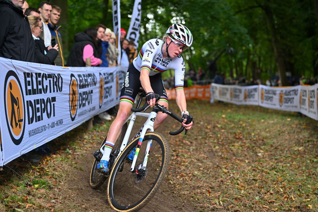OVERIJSE BELGIUM OCTOBER 22 Fem Van Empel of The Netherlands and Team JumboVisma competes during the 63rd UCI Cyclocross World Cup Druivencross Overijse 2023 Womens Elite a on October 22 2023 in Overijse Belgium Photo by Luc ClaessenGetty Images