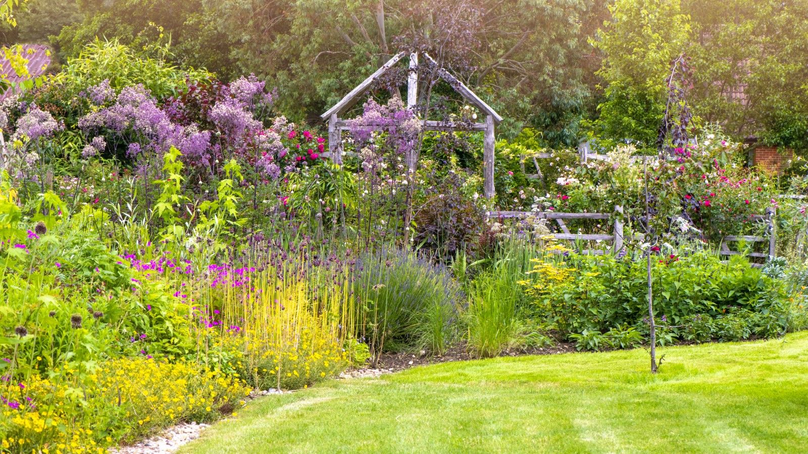 Why every gardener should know about the 3-hour gardening rule | Homes ...