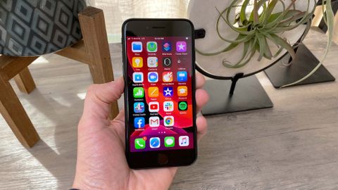 Iphone Se Vs Iphone Xr What Should You Buy Tom S Guide