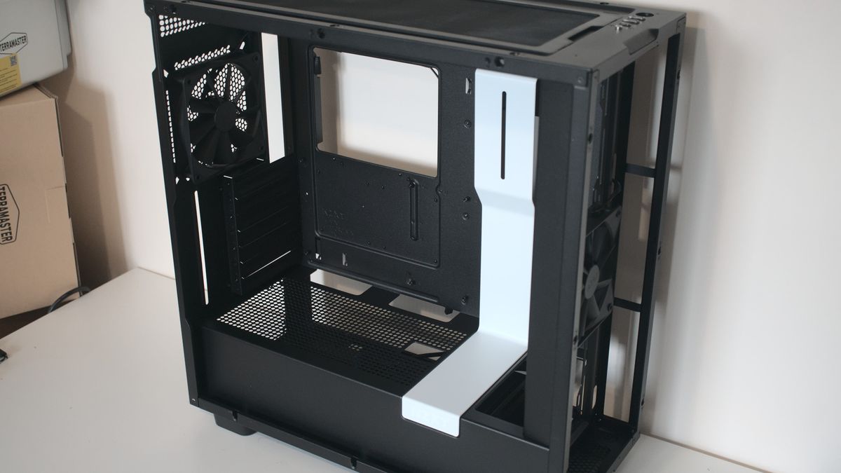 NZXT H7 Flow