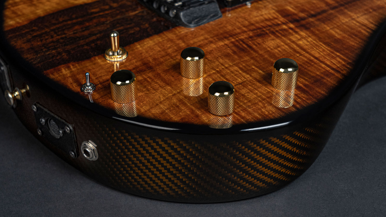 Emerald Guitars Virtuo