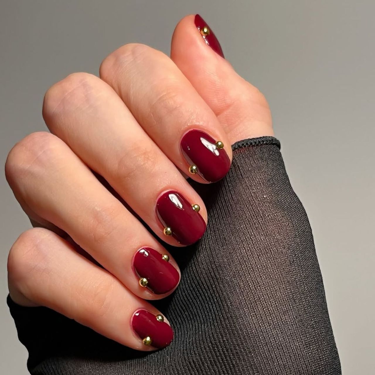 Prepare—This Unexpectedly Chic Autumn Nail Trend Is Coming for Our Minimal Manicures