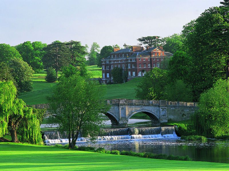 Brocket Hall owners threaten to cancel membership