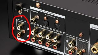 Marantz rear panel with phono inputs highlighted