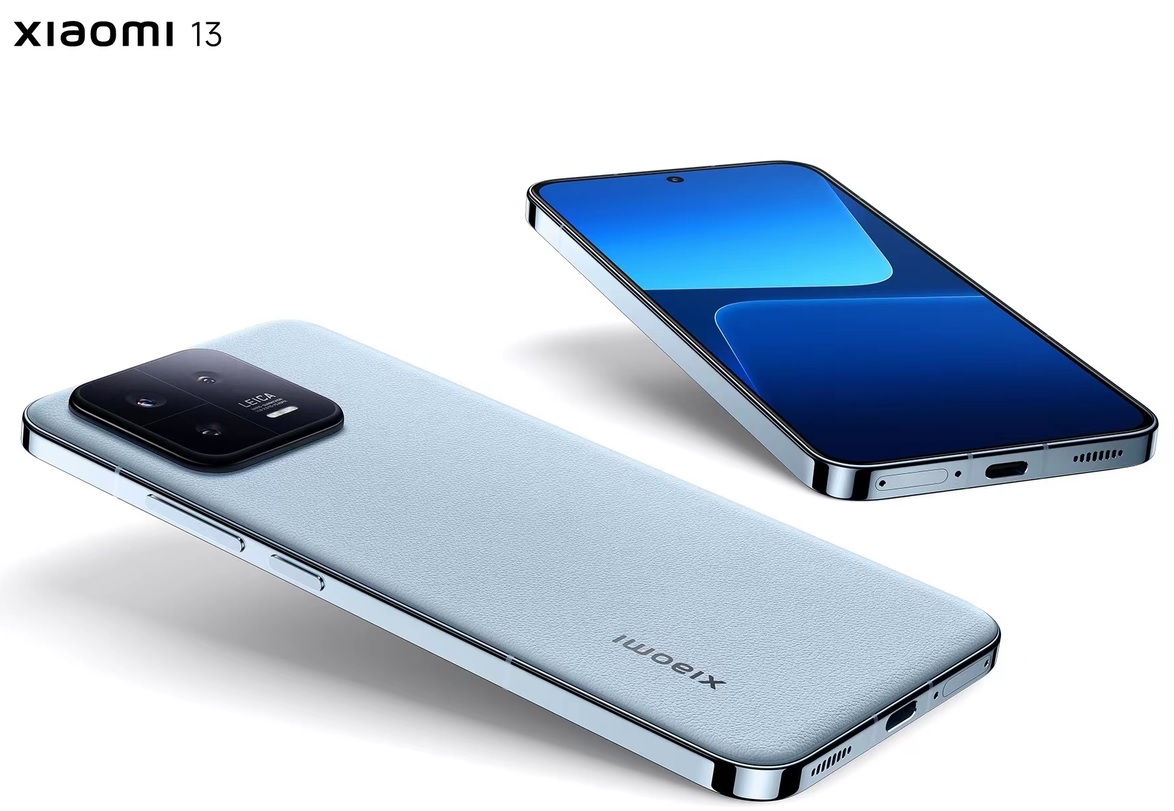El Xiaomi 13 en azul.